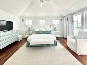 3 bedrooms, desk, iron/ironing board, free WiFi