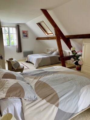 3 chambres, bureau, fer et planche à repasser, Wi-Fi gratuit