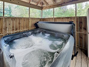 Bain à remous extérieur