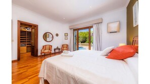 5 Schlafzimmer, Bügeleisen/Bügelbrett, kostenloses WLAN, Bettwäsche