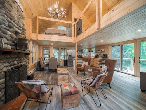 Sunset Lake Cabin in Ripley, NY