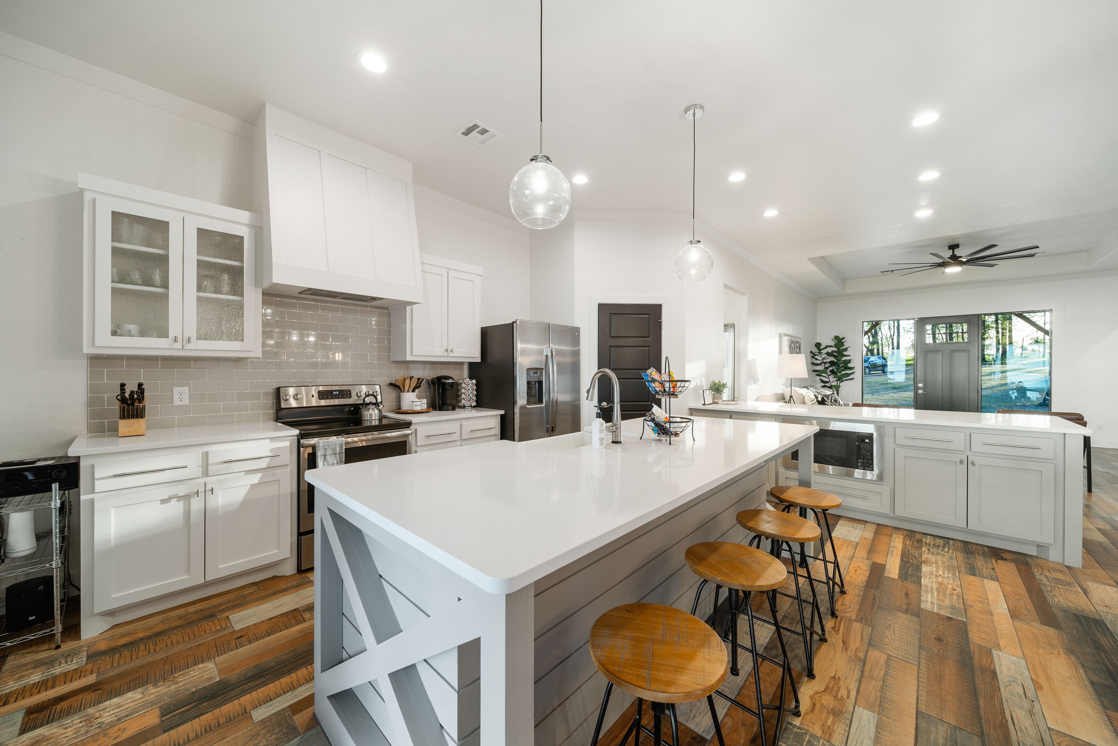 Gorgeous Monkey Island Lakefront Getaway with In-Ground Swim Spa!