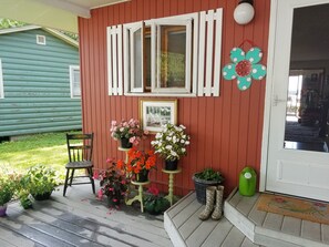 Exterior detail - Bemus Point Lake Front Cottage with Dock (Bemus Point)