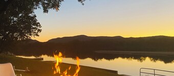 Beautiful Quiet Getaway on Llano River w/ Lake LBJ Access 