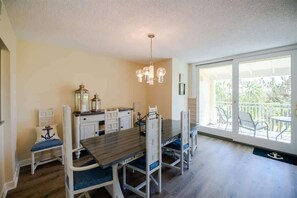 Dining - Shipwatch #1305 - Ocean Front! (Fernandina Beach)