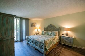 3 bedrooms, iron/ironing board, travel cot, WiFi