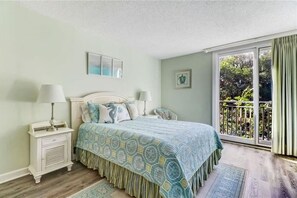 3 bedrooms, iron/ironing board, travel cot, WiFi - Shipwatch #1305 - Ocean Front! (Fernandina Beach)