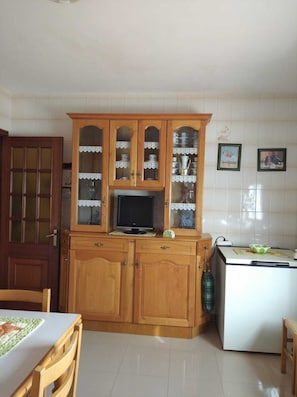 Interior - Piso Sencillo, Amplio y Todas las Comodidades (O Vicedo)
