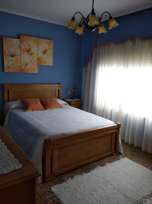 3 bedrooms, iron/ironing board, free WiFi, bed sheets - Piso Sencillo, Amplio y Todas las Comodidades (O Vicedo)
