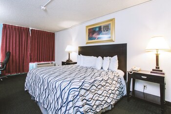 Sky-Palace Inn & Suites Wichita East
