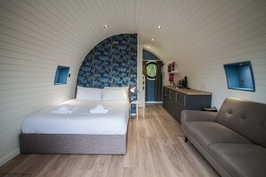 1 bedroom, WiFi, bed sheets - Snowdrop Family Glamping Pod | sleeps 4 - Gold Award winning (Pickering)