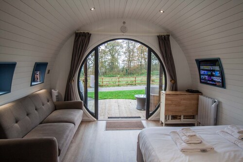 Snowdrop Family Glamping Pod | sleeps 4 - Gold Award winning