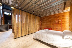 2 quartos, ferros/tábuas de passar roupa, Wi-Fi, roupa de cama