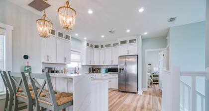 Fully Renovated! Gulf AND Bay views! Inground Heated Pool! 2 min walk to beach!