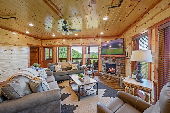 Smart TV, fireplace, DVD player, table tennis