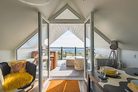 Interior. Channel View by Bloom Stays - sleeps 2 guests in 1 bedroom