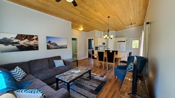 Televisor intel·ligent, reproductor de DVD i llibres