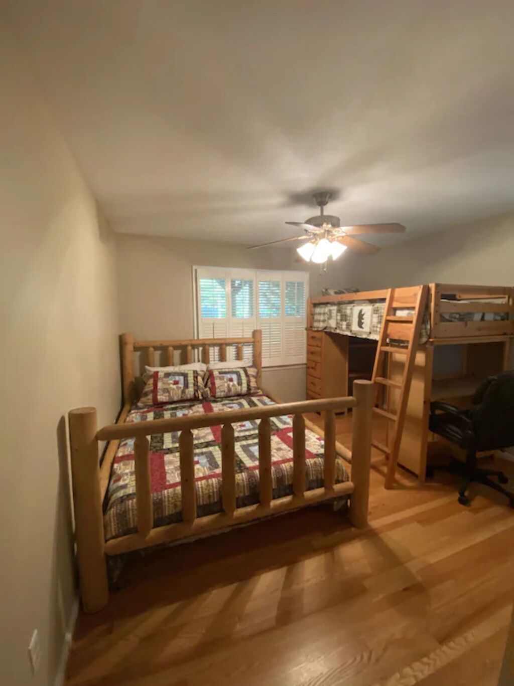 Eagle Mountain River Retreat 4/3 Pool Table, Jacuzzi & more