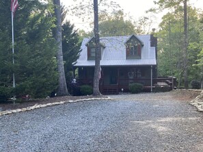 Exterior - Eagle Mountain River Retreat 4/3 Pool Table, Jacuzzi & more (Ellijay)