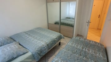 2 chambres, fer et planche à repasser, Wi-Fi gratuit, draps fournis