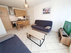 Smart TV, offices - Apart 5 Personnes, 1 min Gare D'annemasse, 5 km Genève (Annemasse)