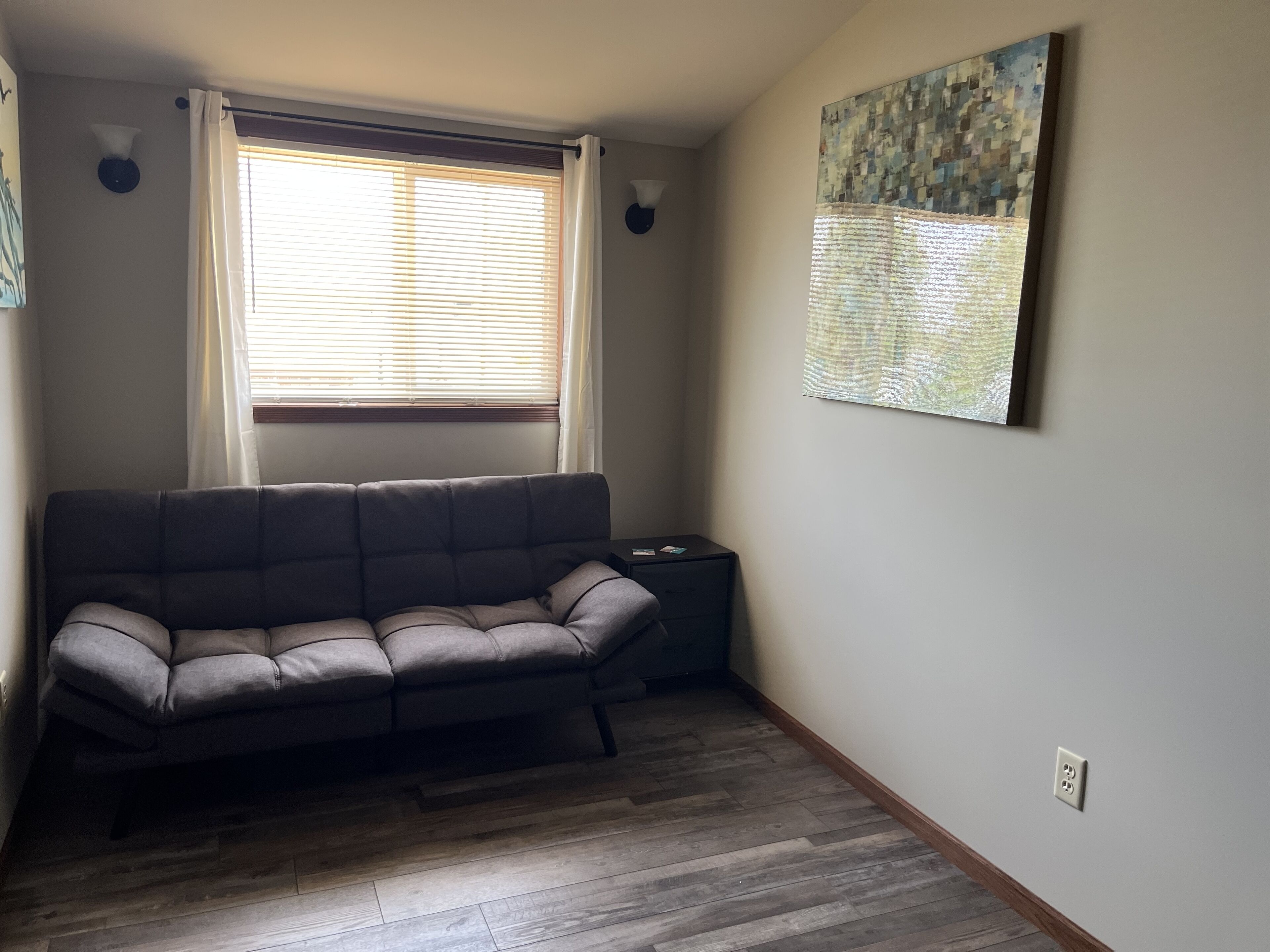 Lake view house with private pier lake access