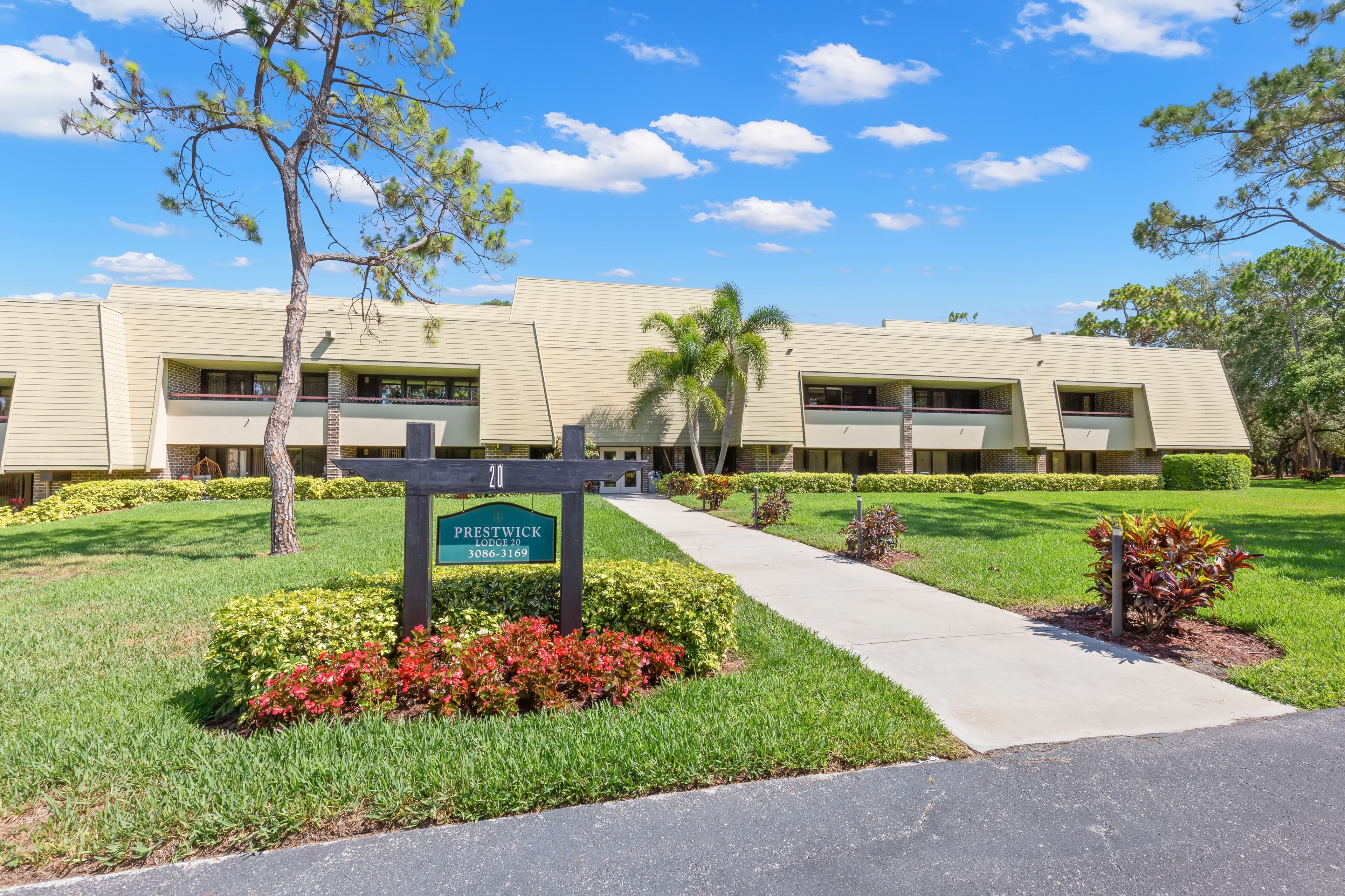 Palm Harbor Condo