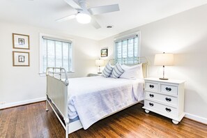 2 chambres, fer et planche à repasser, lit parapluie, Wi-Fi gratuit