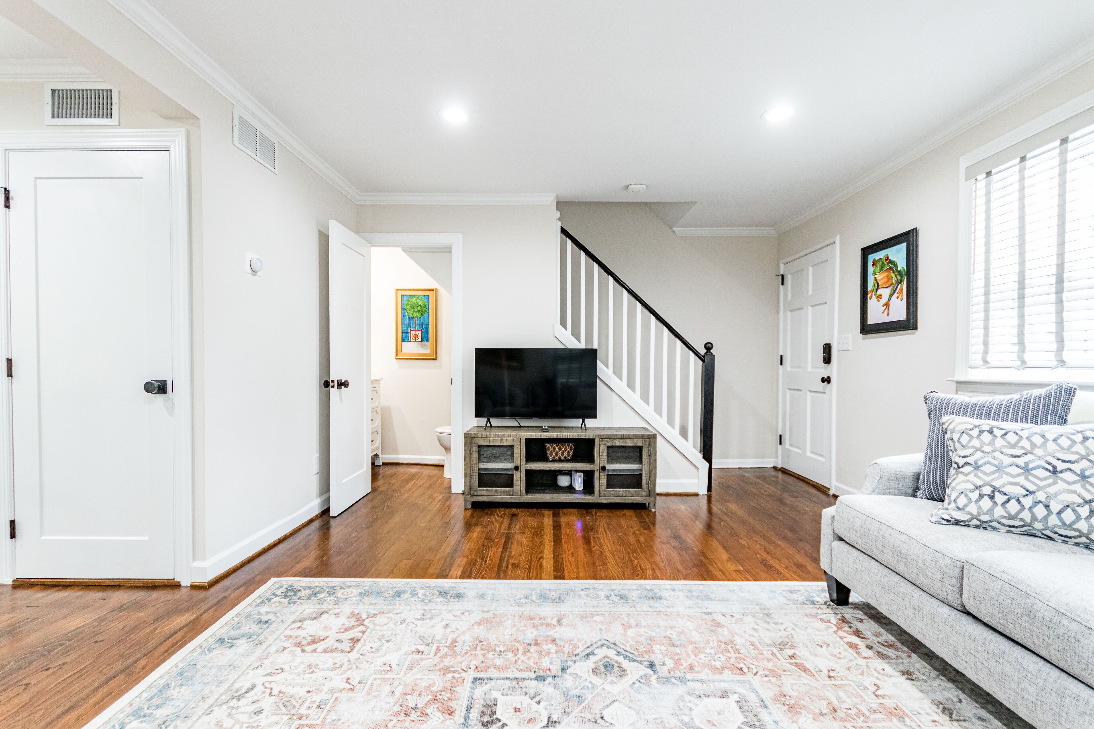 Perfect Townhome near the Village, downtown, NC State