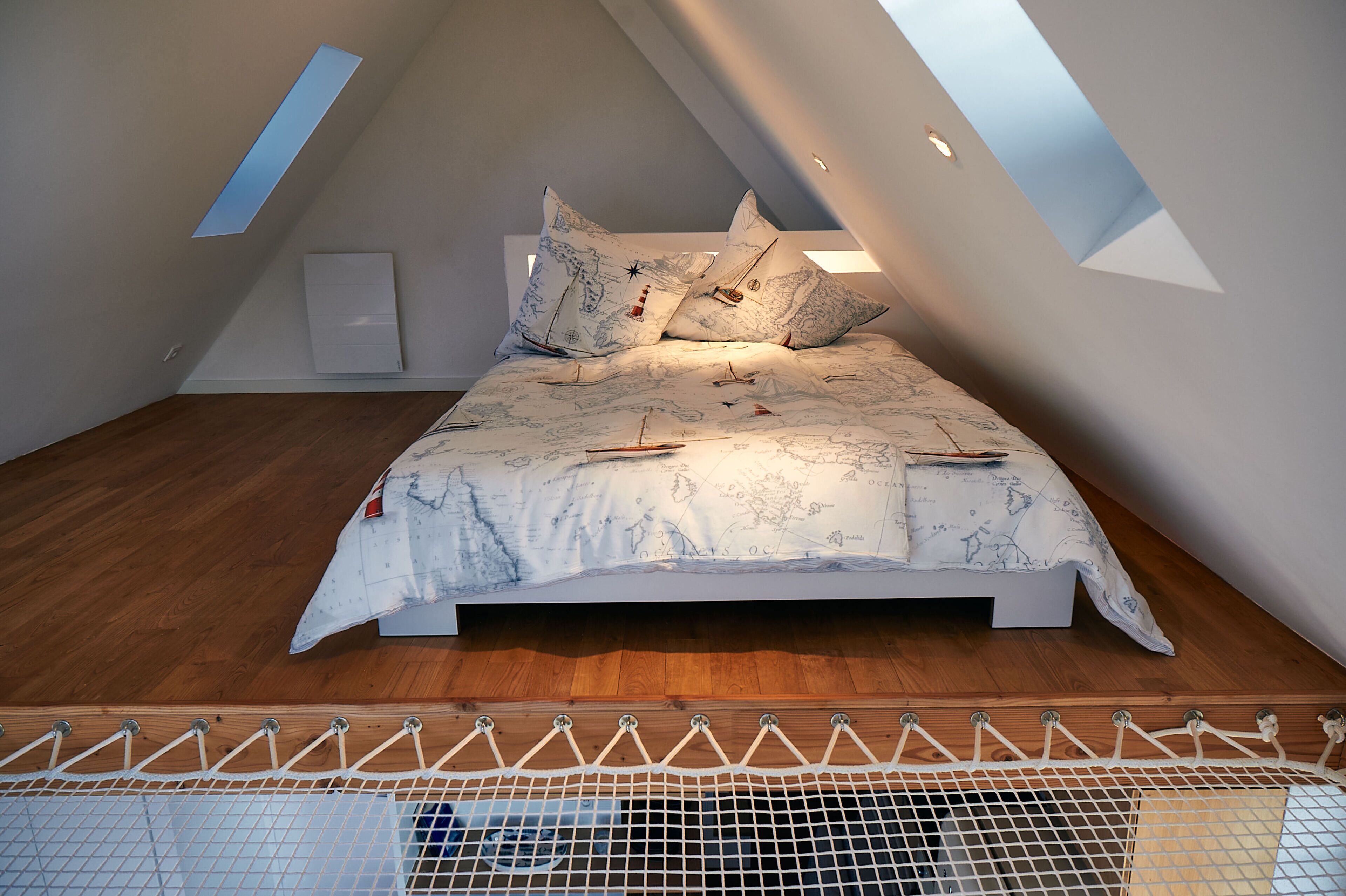 Overlook the Atlantic from the "Maison du Douanier" as if from a boat!