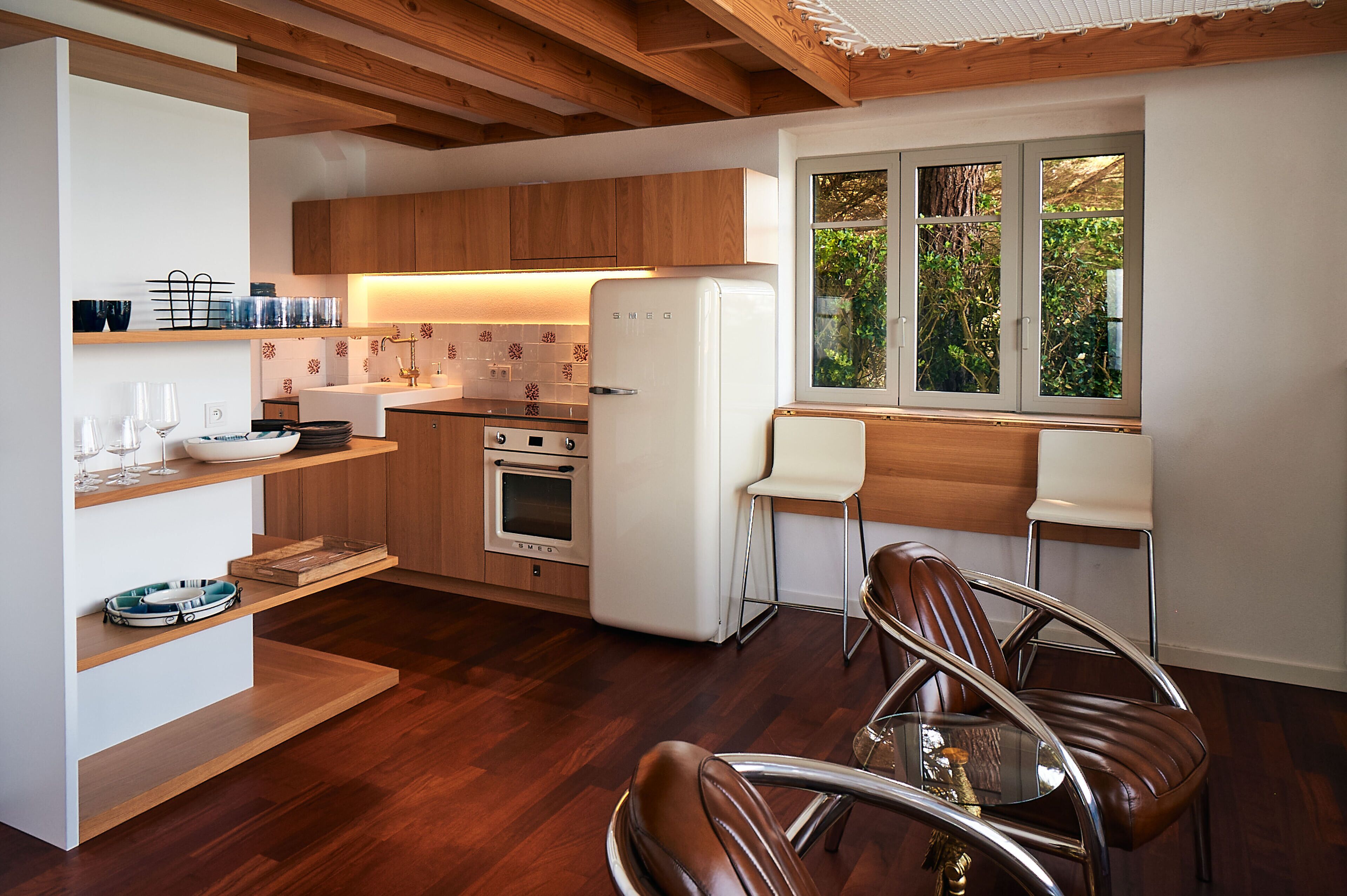 Overlook the Atlantic from the "Maison du Douanier" as if from a boat!