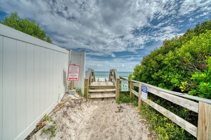 Beach nearby - Beach house located in Seacrest, rosemary beach pet friendly A (Seacrest)