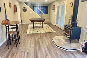 Combined shower/bathtub