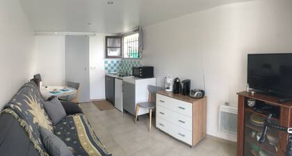 Petit Studio Neuf , Bien Équipé; Golf Juan Centre