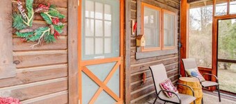 COZY CABIN AT PATOKA LAKE(in happy hollow)