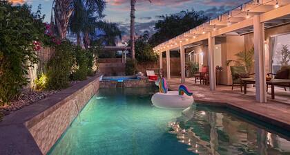 Posh Villa Sleeps 12 w/ 4 bedroom, 3 bath Pool & Spa