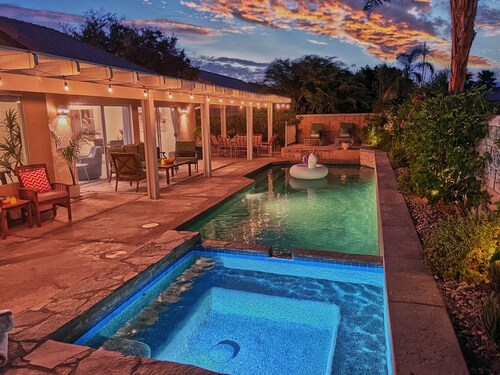 Posh Villa Sleeps 12 w/ 4 bedroom, 3 bath Pool & Spa