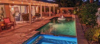 Posh Villa Sleeps 12 w/ 4 bedroom, 3 bath Pool & Spa
