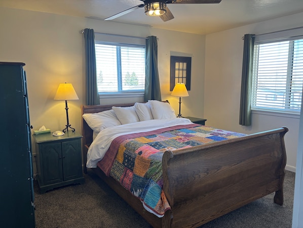 2 bedrooms, iron/ironing board, WiFi, bed sheets