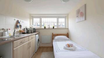 1 bedroom, desk, iron/ironing board, free WiFi