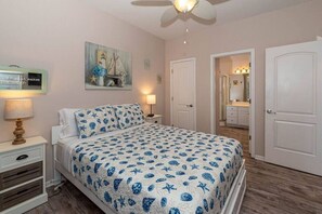 3 habitaciones, tabla de planchar con plancha, wifi y ropa de cama 