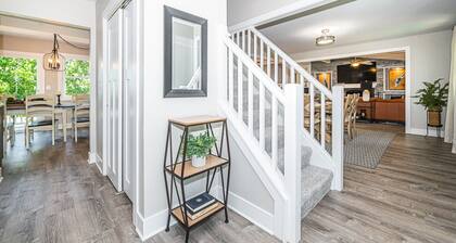 #EnglishPrairieBnB - 8 Bedroom - 4.5 Bathrooms