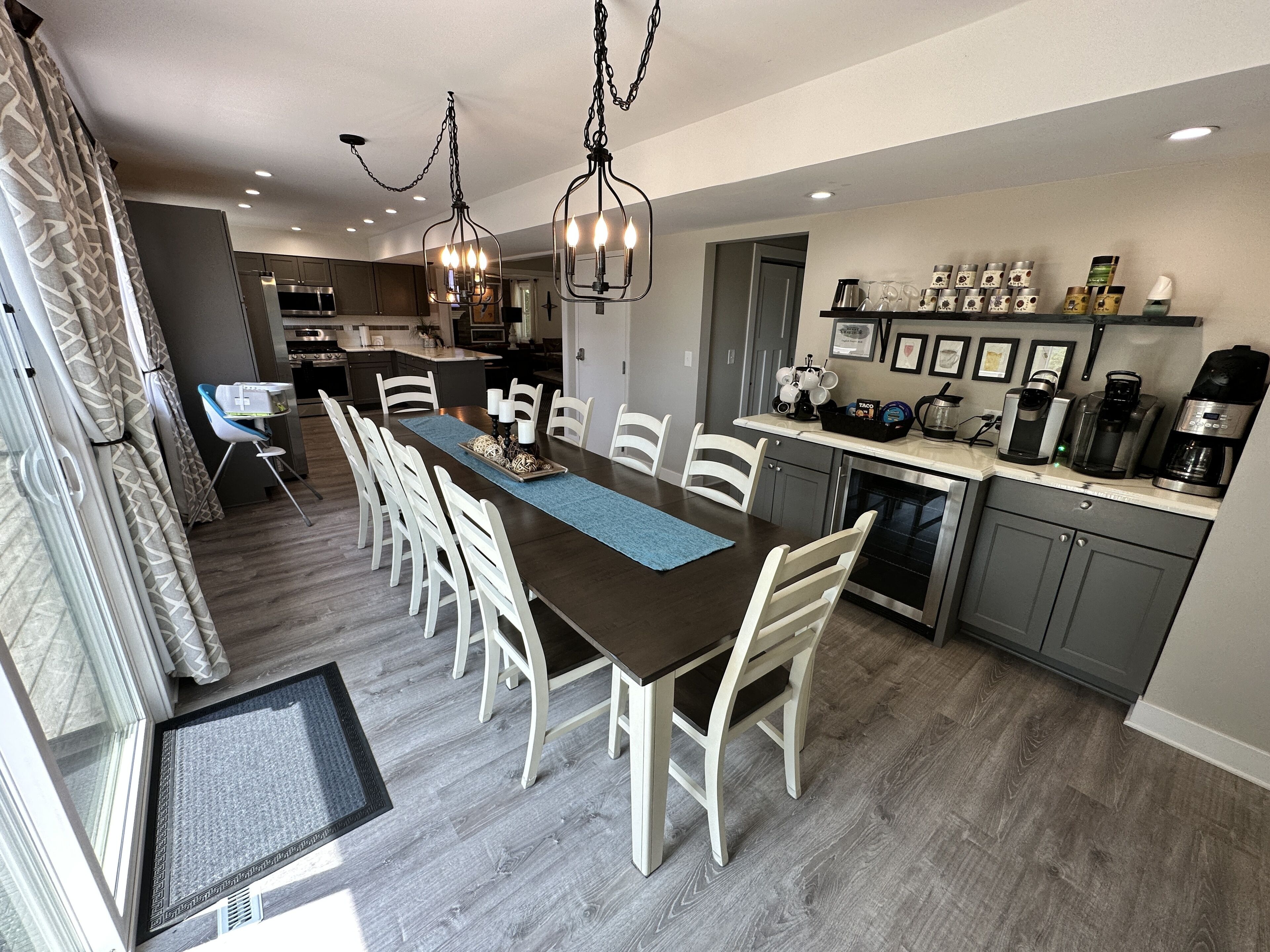 Indoor Kidquariam,  Large Group Equipped, EnglishPrairieBnB