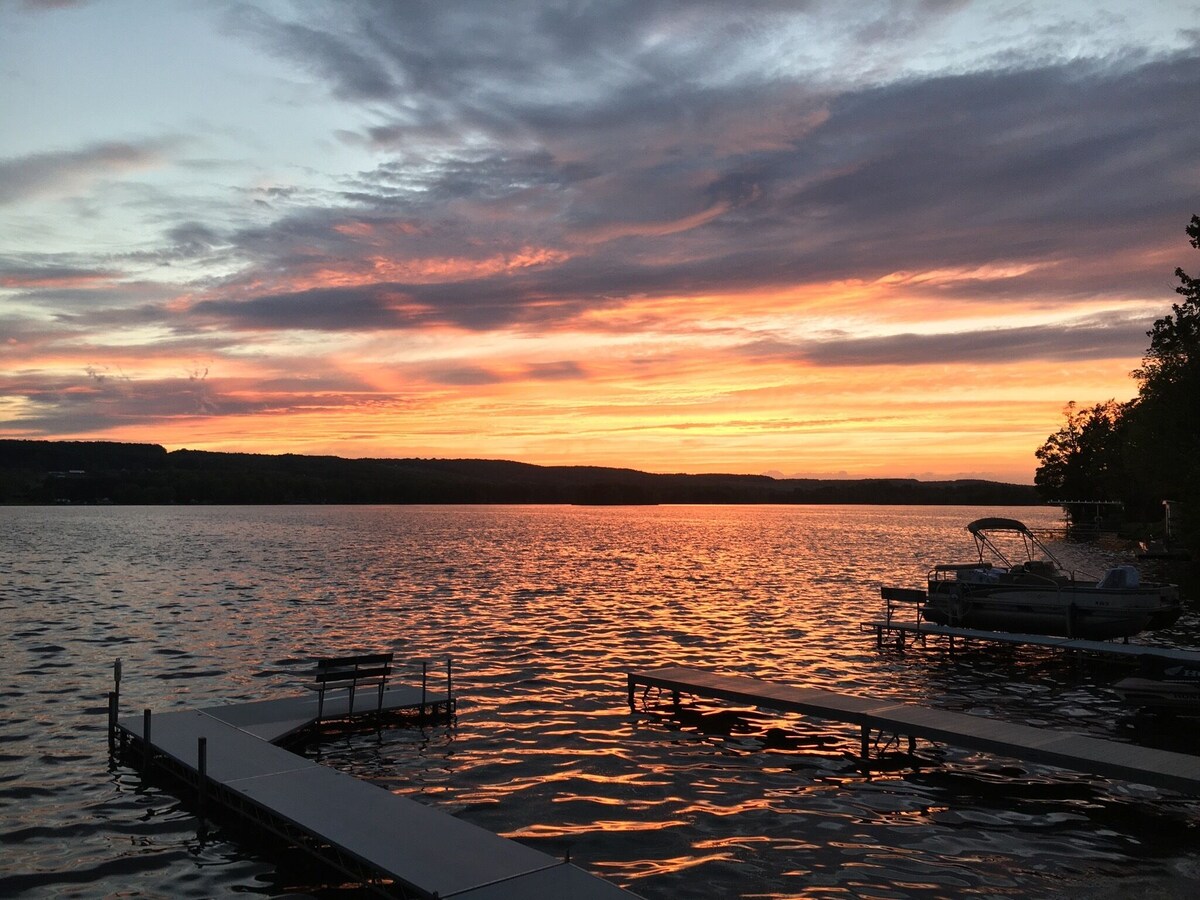 Reseñas de Lamoka Lake House with Sundeck and Dock in the Finger Lakes