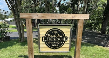 Lakehouse with Dock