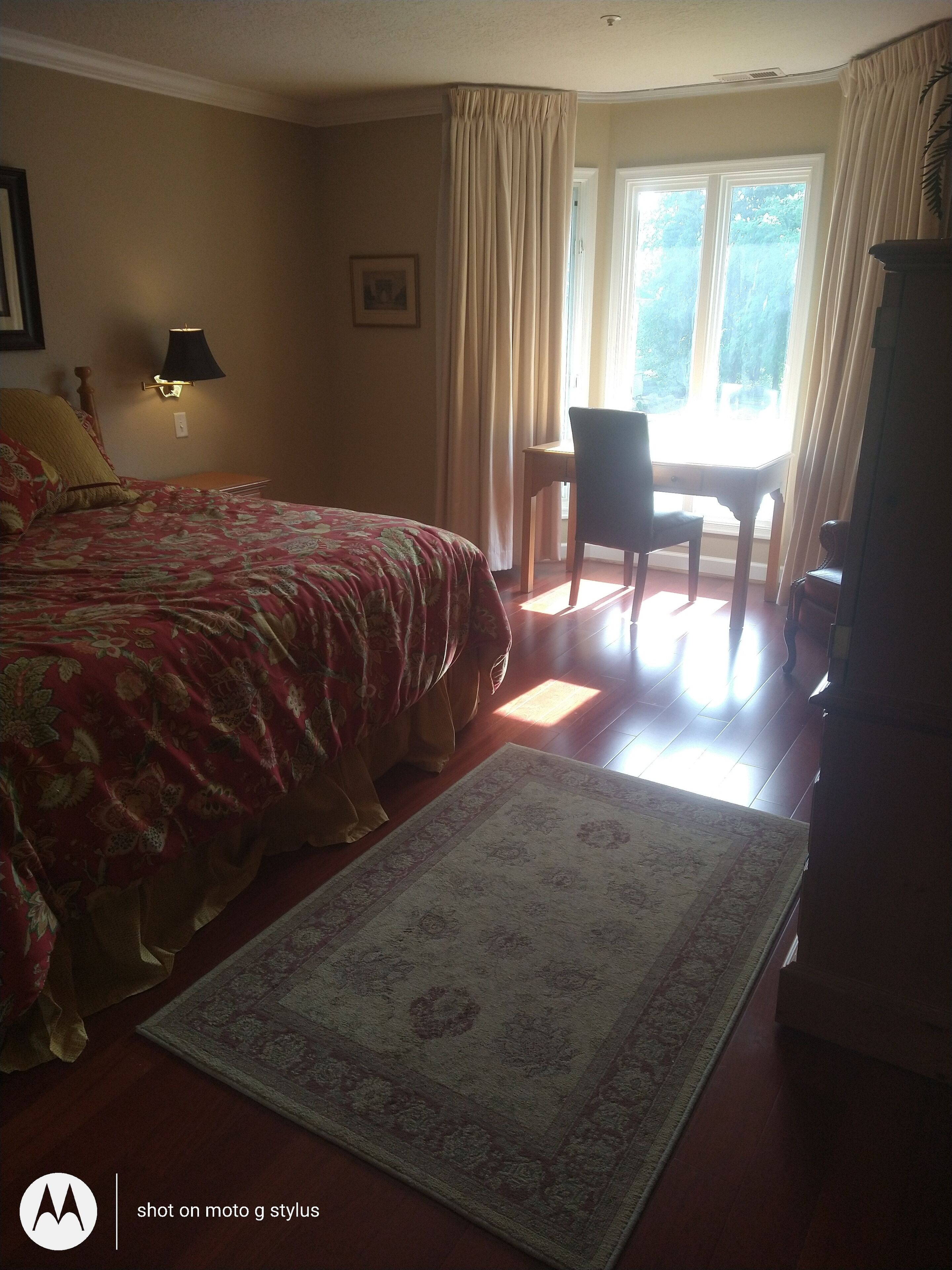 Huge condo with water views in "Kingsmill on the James"