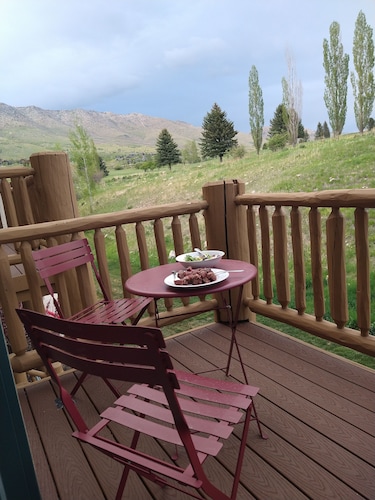 Powder Mountain Family Friendly Condo @ Moose Hollow Sleeps 6!