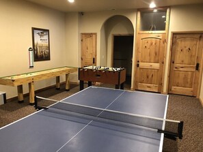 Spielezimmer