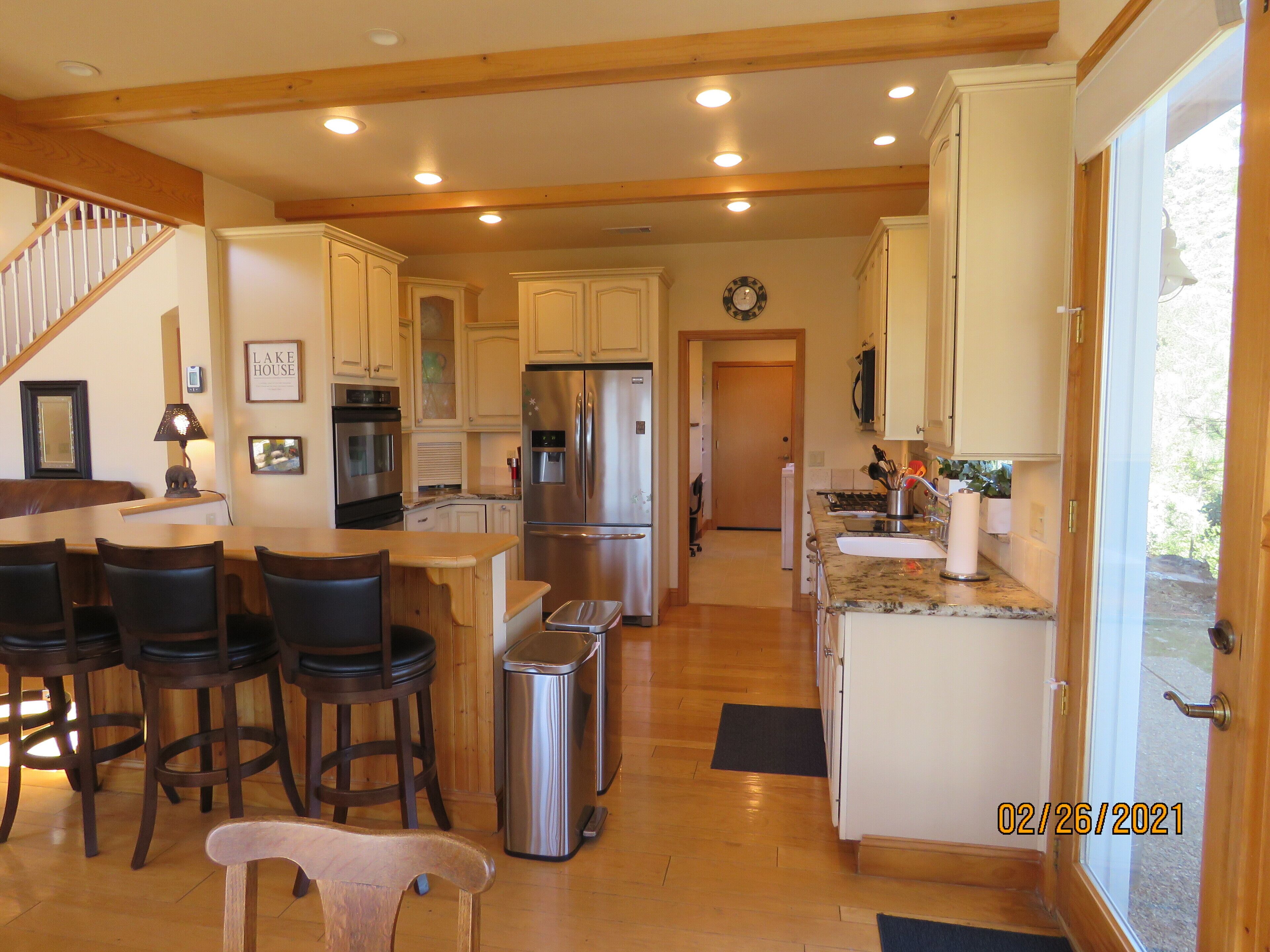 Stunning lake views yet 2 minutes to the water.