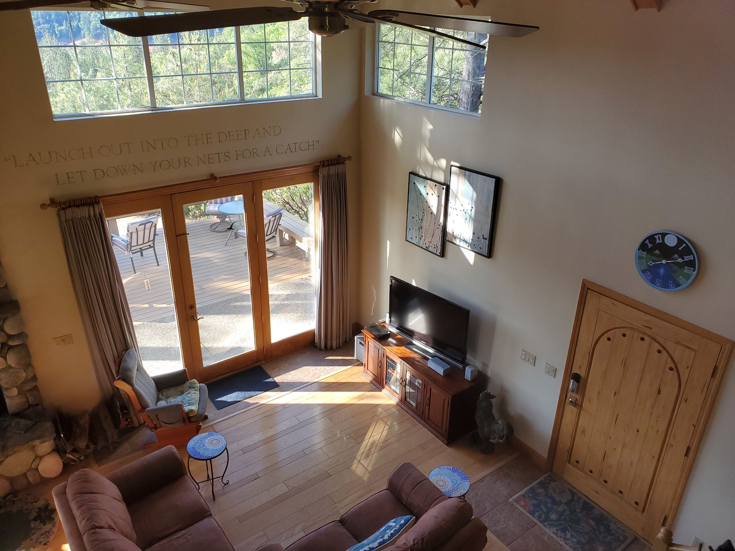 Stunning lake views yet 2 minutes to the water.